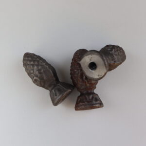 Pomme de pin à visser hauteur 90 base diamètre 40